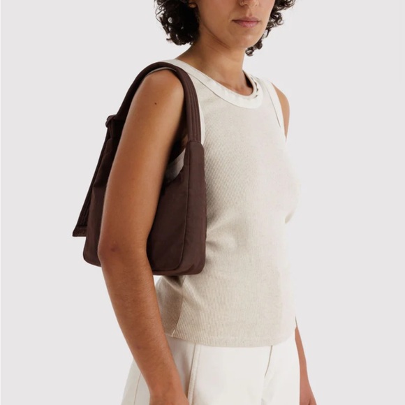 Baggu mini shoulder bag in Sour - Picture 7 of 7